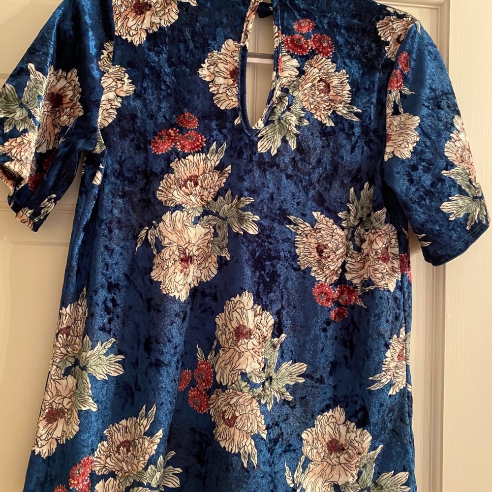Karlie blue crushed velvet top